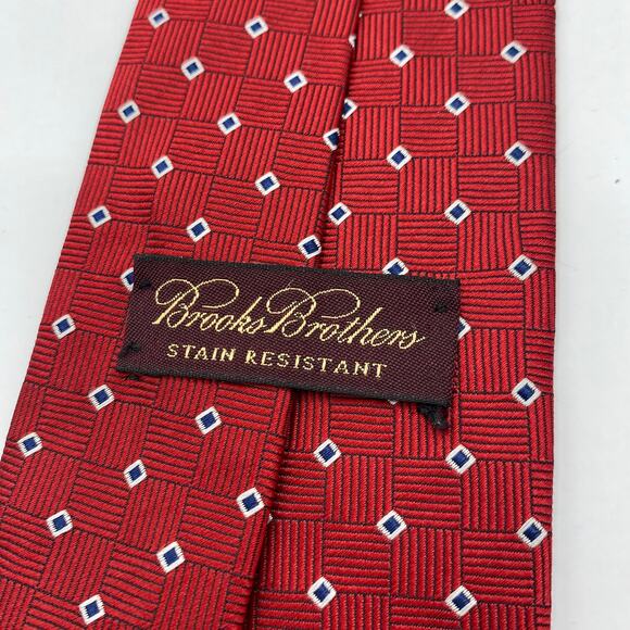 Brooks Brothers Stain Resistant Men's Pure Silk Tie Necktie Red Geometric USA - Picture 4 of 5